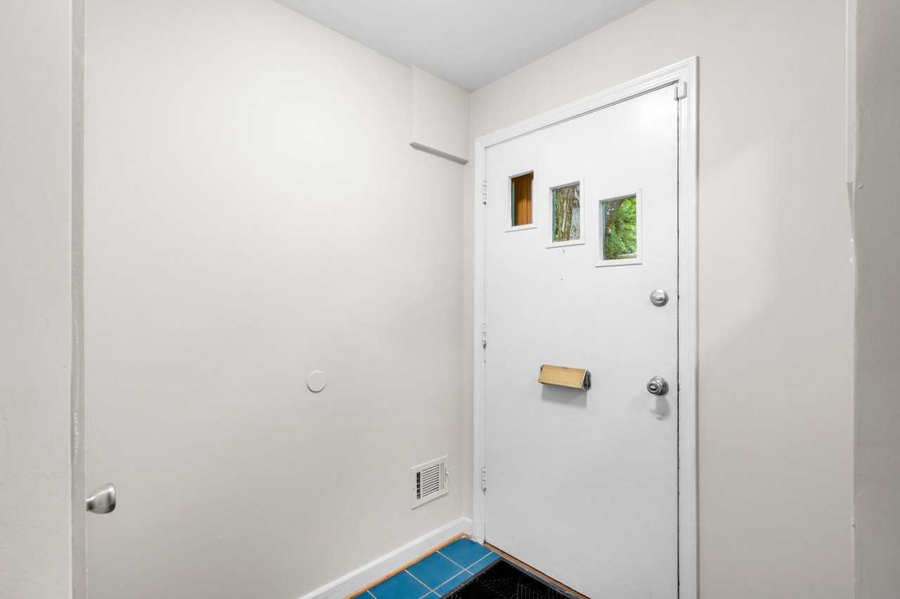 7506 Dundalk Rd - Photo 2 of 50
