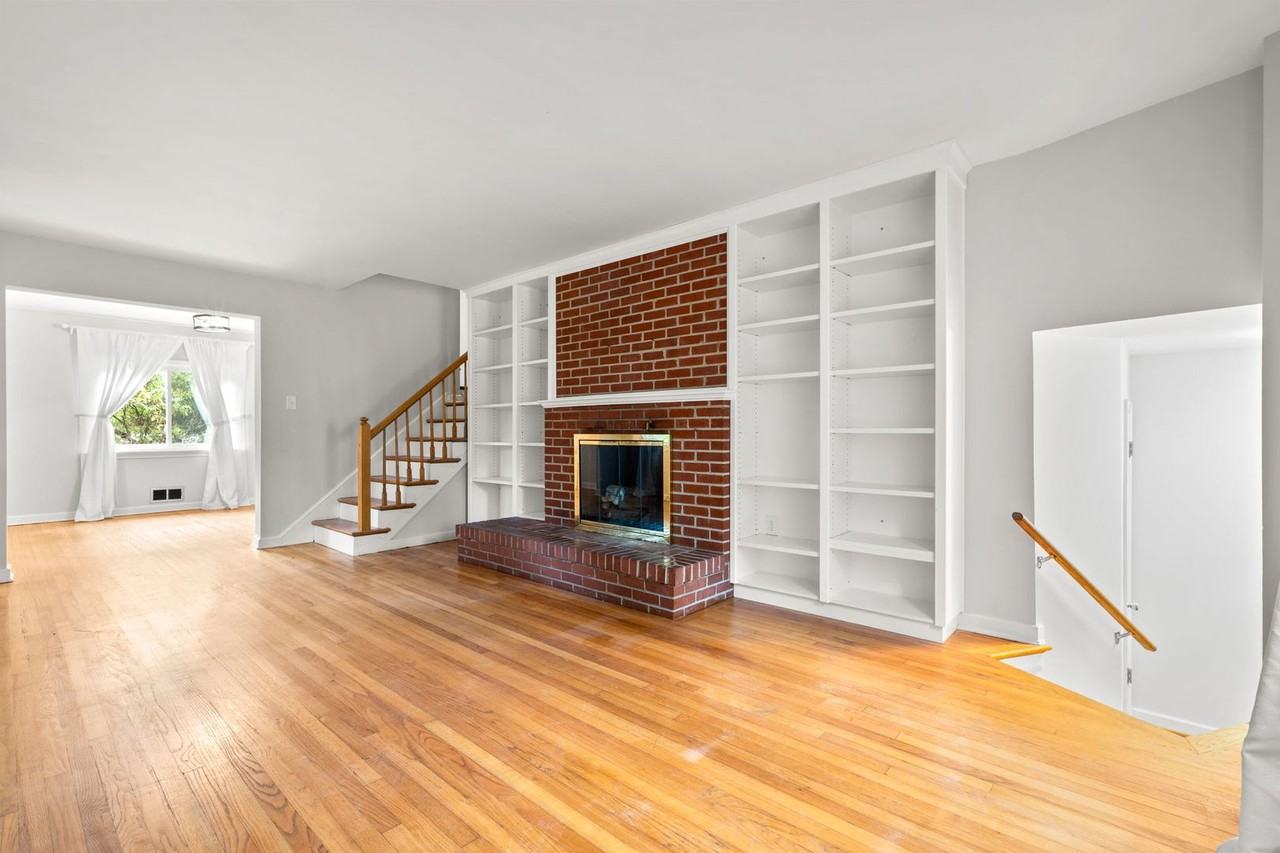 7506 Dundalk Rd - Photo 3 of 50