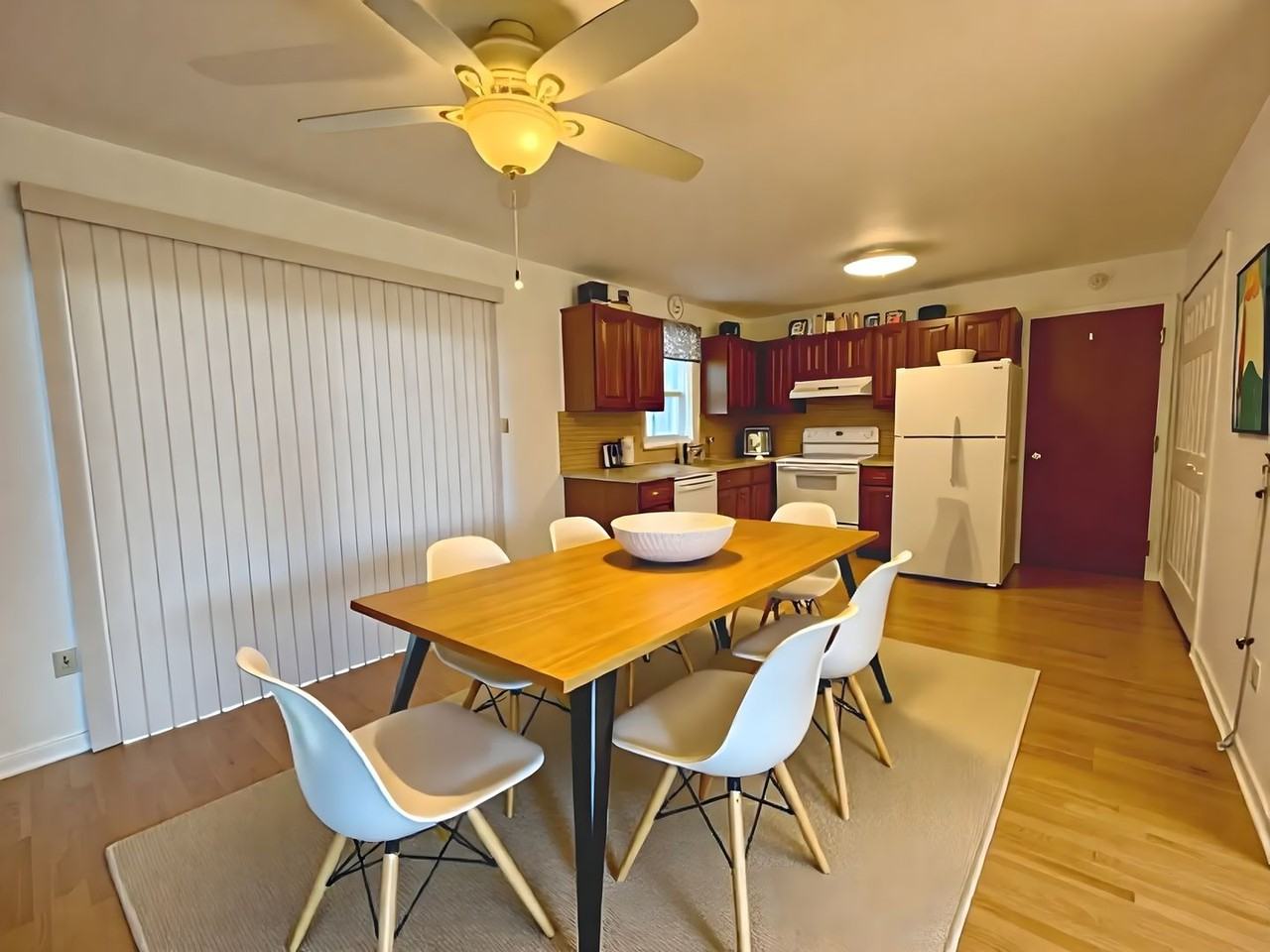 211 Grandview Cir - Photo 3 of 22