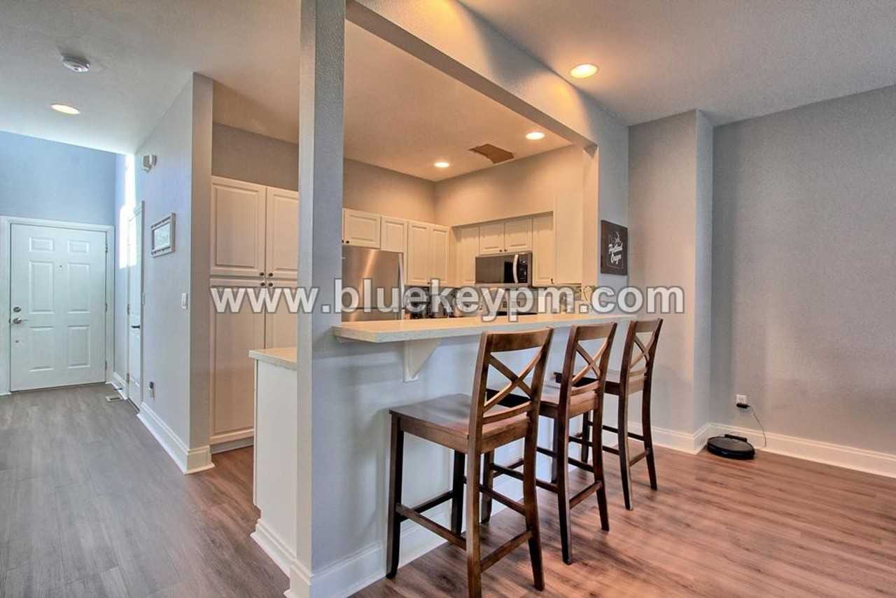 12207 Sw Meader Way - Photo 4 of 15
