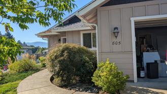 805 Nw Cooke Ave - Photo 1 of 1