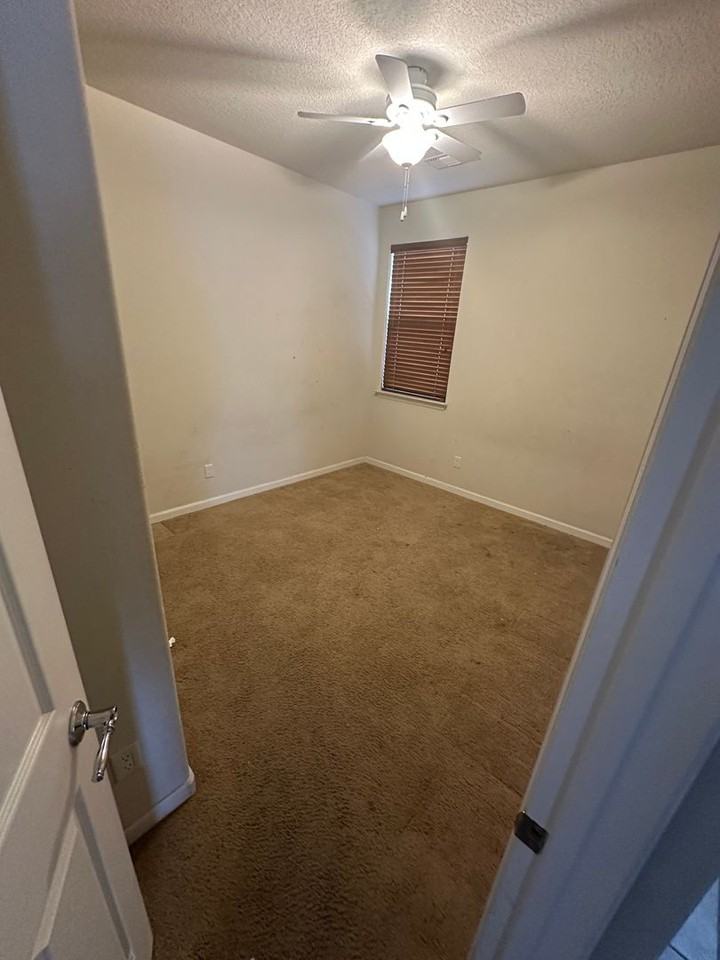 453 Loma Linda Loop Northeast - Photo 4 of 10