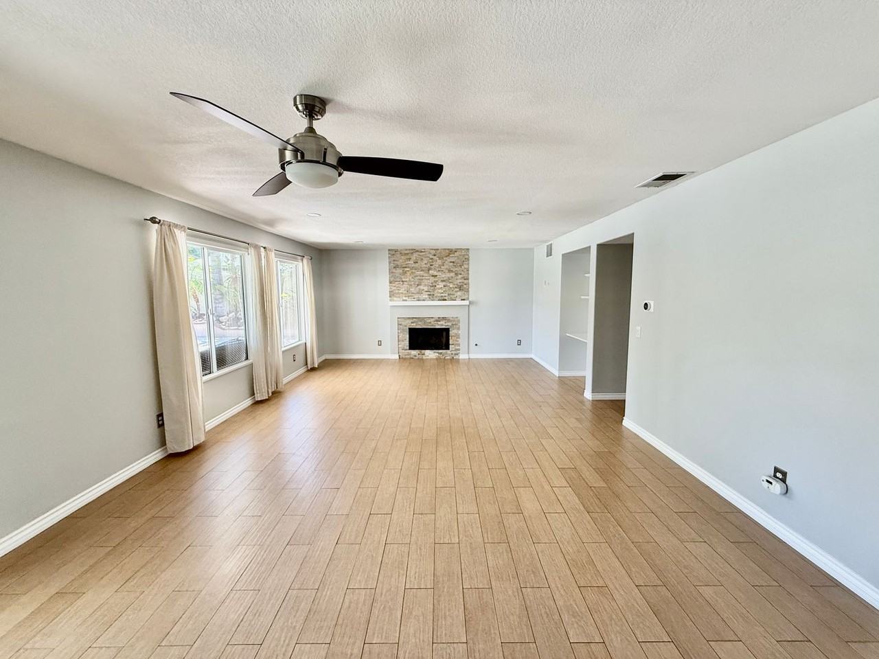 2345 Talbot Cir - Photo 4 of 27