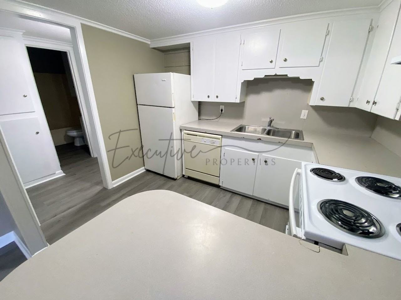 419 Clarence St #4 - Photo 5 of 13