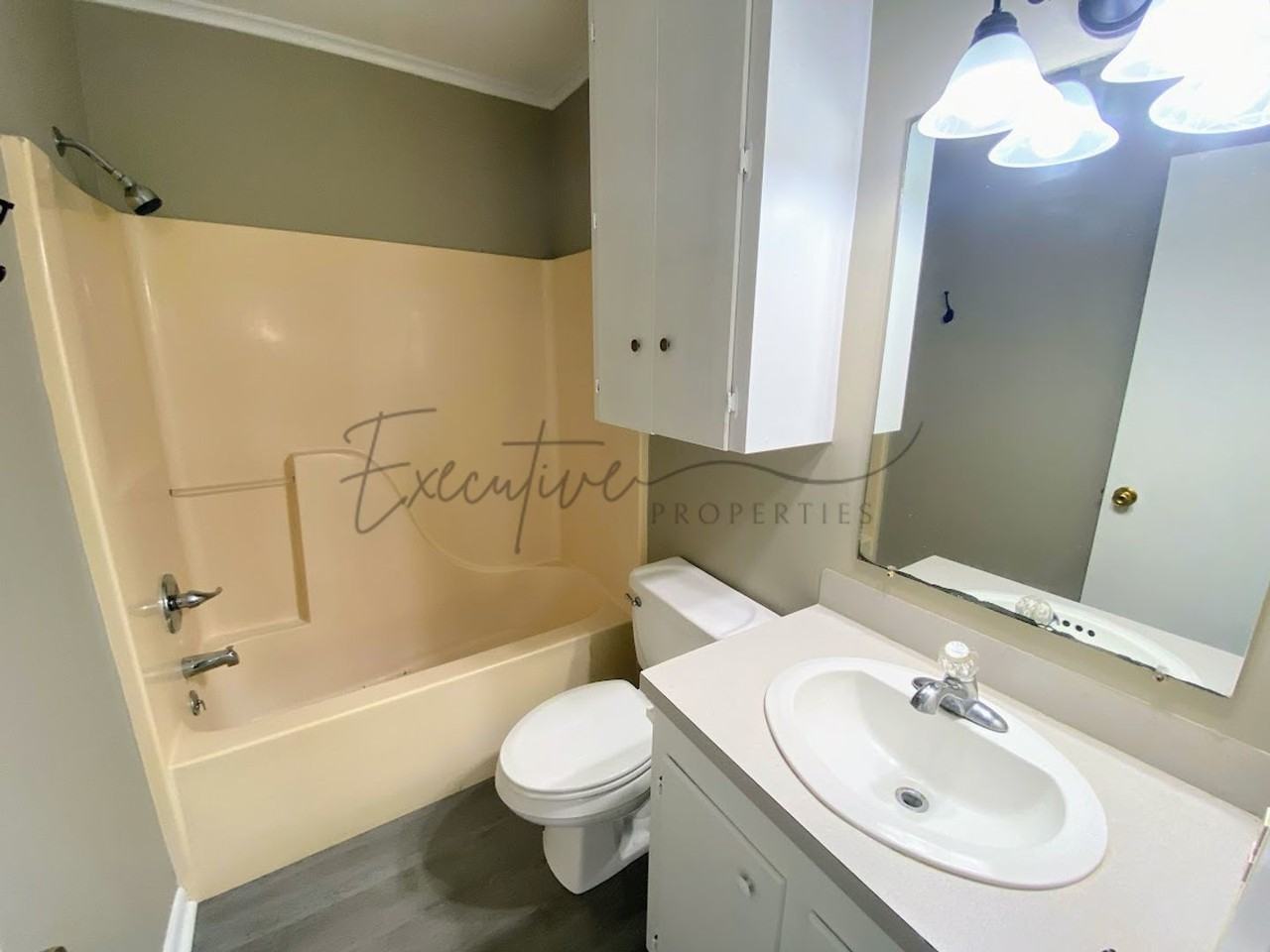 419 Clarence St #4 - Photo 7 of 13