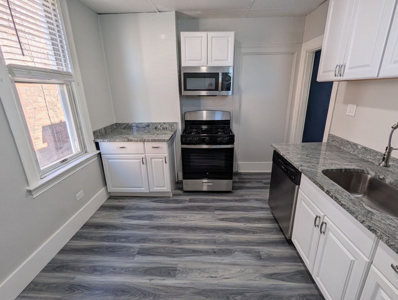 yew4807 - Photo 2 of 27