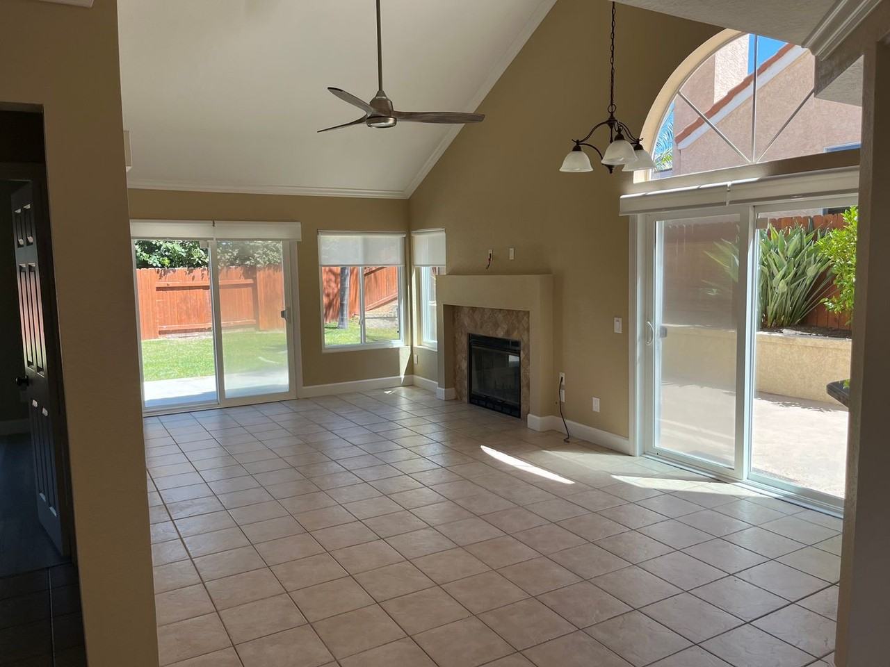 1212 Woodview Dr - Photo 2 of 16