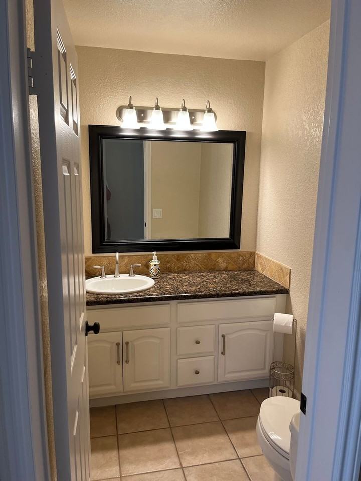 1212 Woodview Dr - Photo 6 of 16