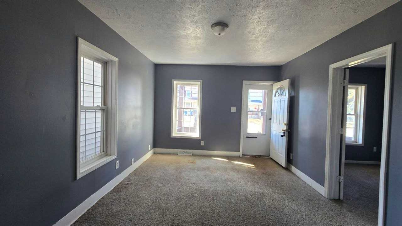 1033 Washington Avenue - Photo 6 of 7