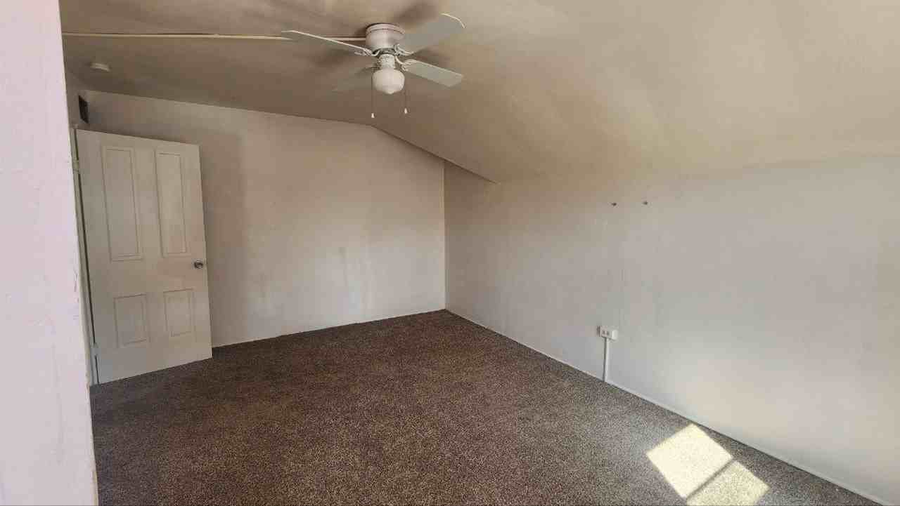 1028 W 5th St - Photo 3 of 8