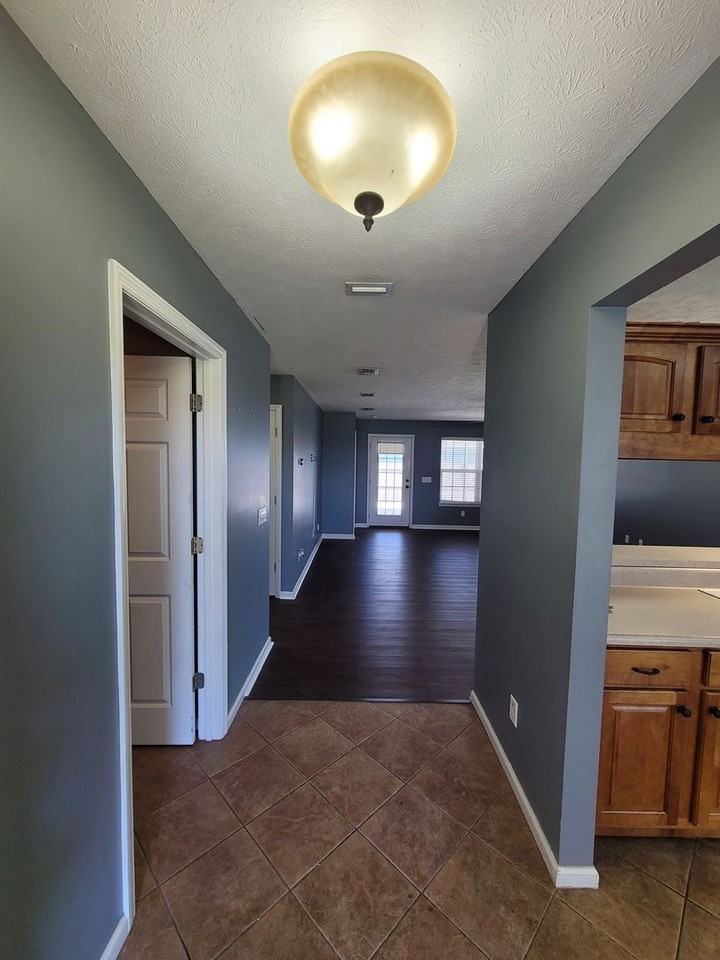276 Orinda St - Photo 3 of 28