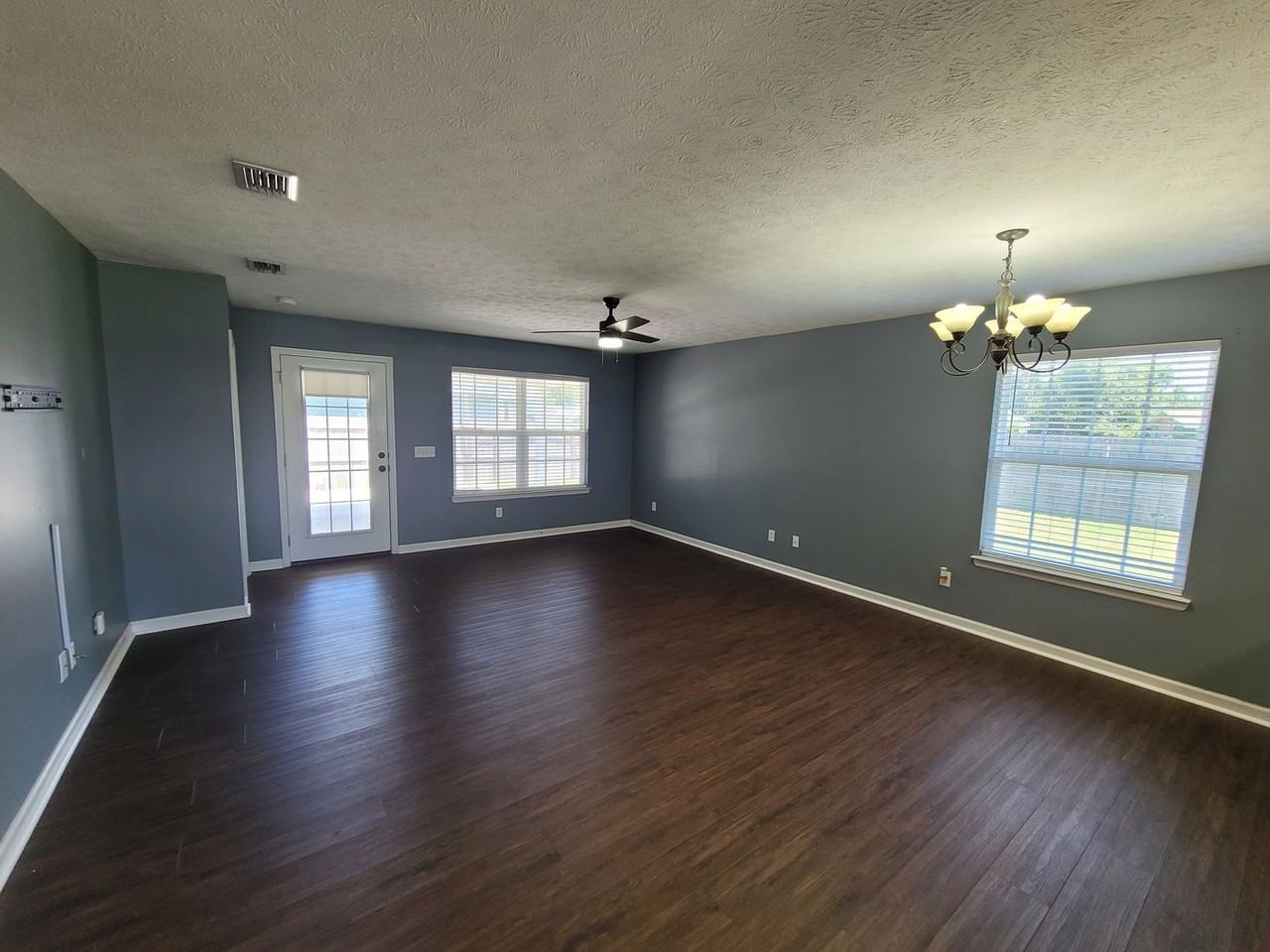 276 Orinda St - Photo 4 of 28