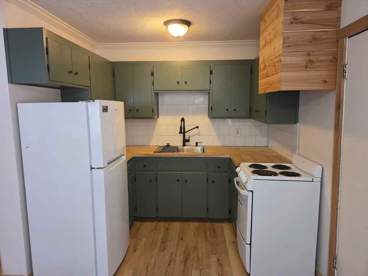 22859 Miners Ave #A - Photo 2 of 8