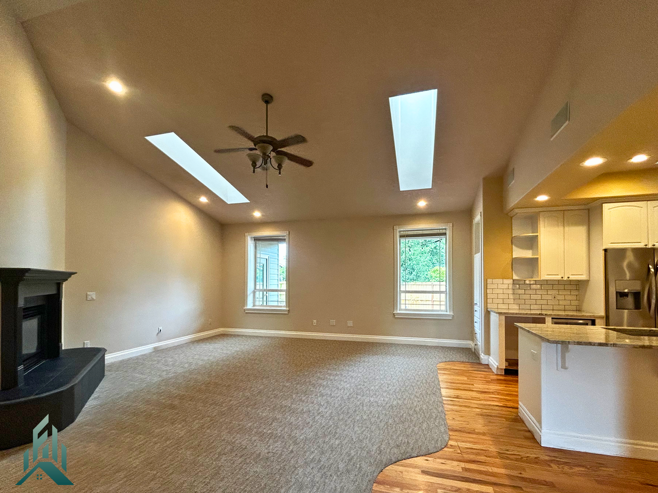 745 Se Winterfield Pl - Photo 2 of 27