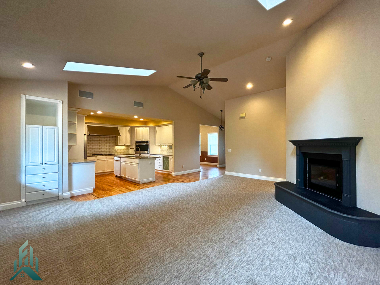 745 Se Winterfield Pl - Photo 3 of 27