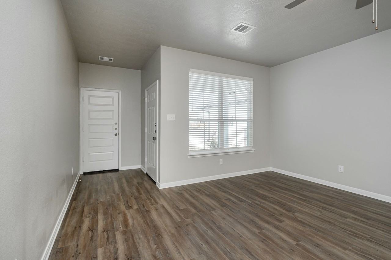 1123 Trellis Pass #1 - Photo 3 of 50