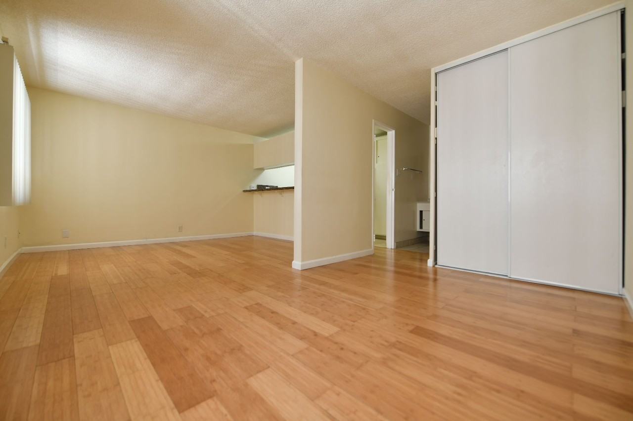 1551 Madison St - Photo 3 of 27