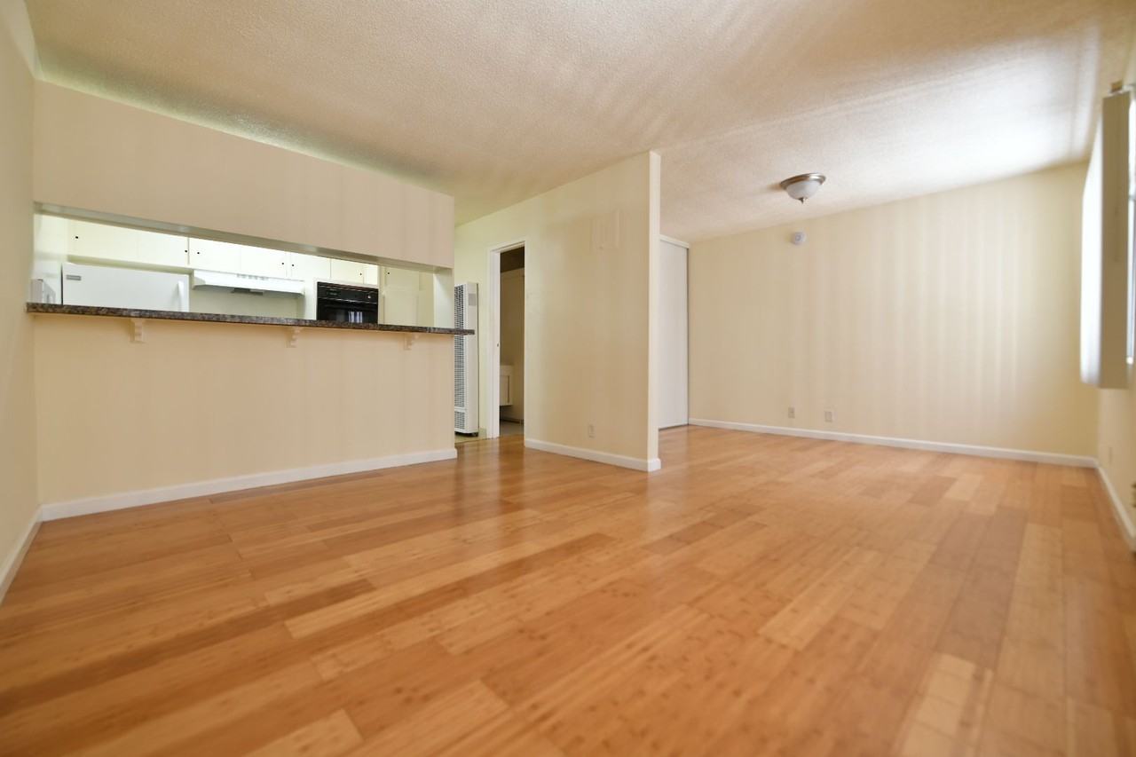 1551 Madison St - Photo 4 of 27