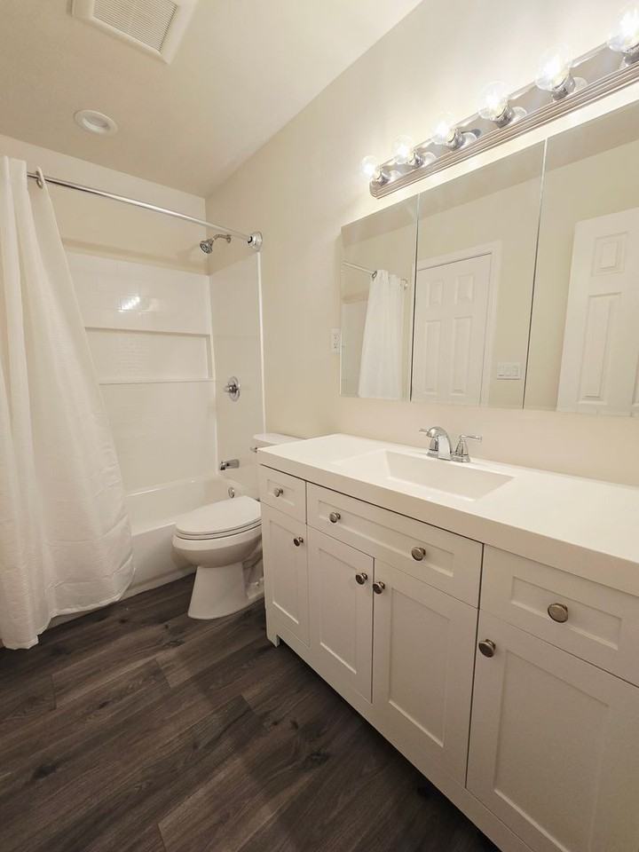 7058 Hanford Ave - Photo 5 of 11