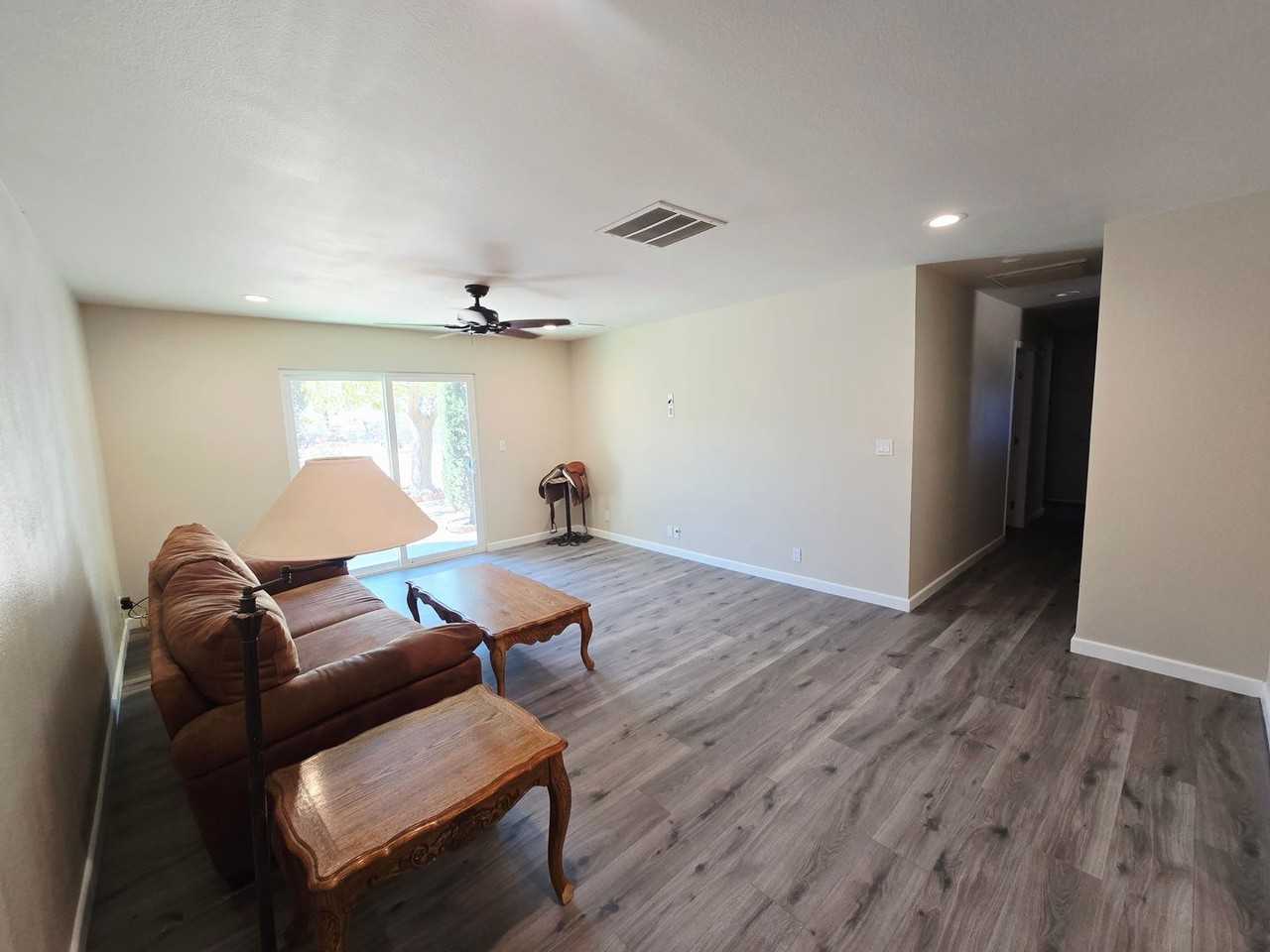 7058 Hanford Ave - Photo 4 of 11