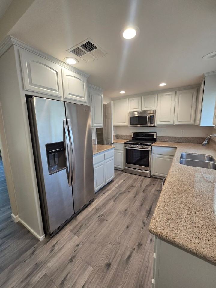 7058 Hanford Ave - Photo 2 of 11