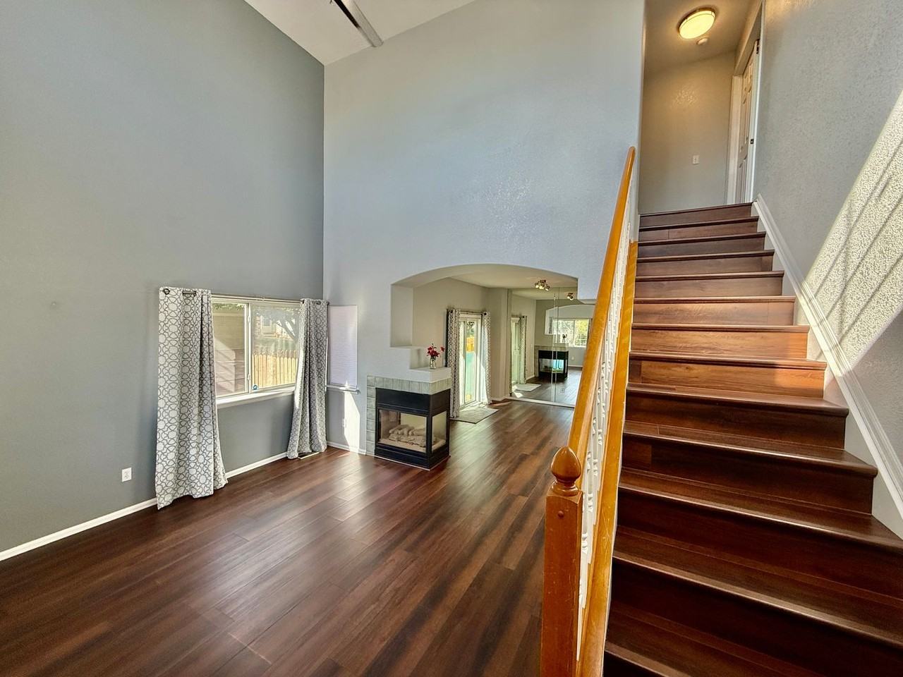 1053 Samuel Pt - Photo 2 of 21