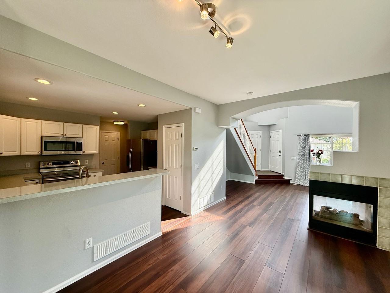 1053 Samuel Pt - Photo 6 of 21