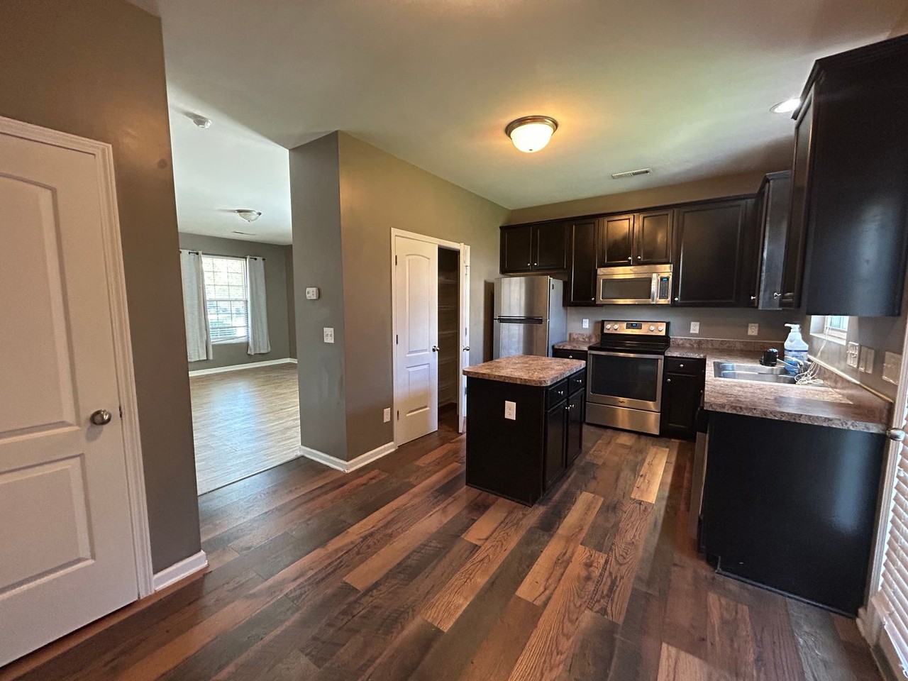 1497 Bromwich Dr - Photo 3 of 17