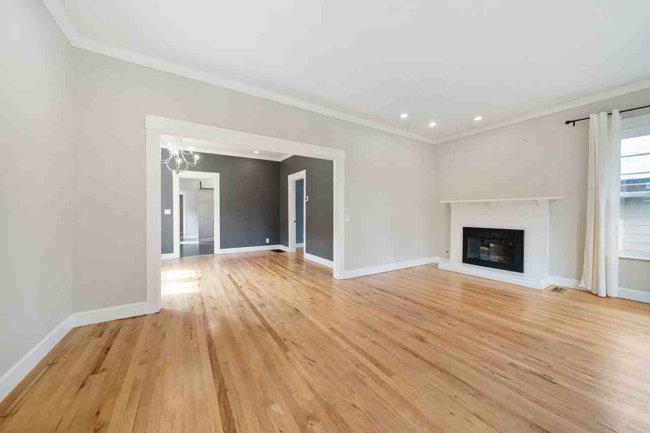 1241 Ne 74th Ave - Photo 3 of 27