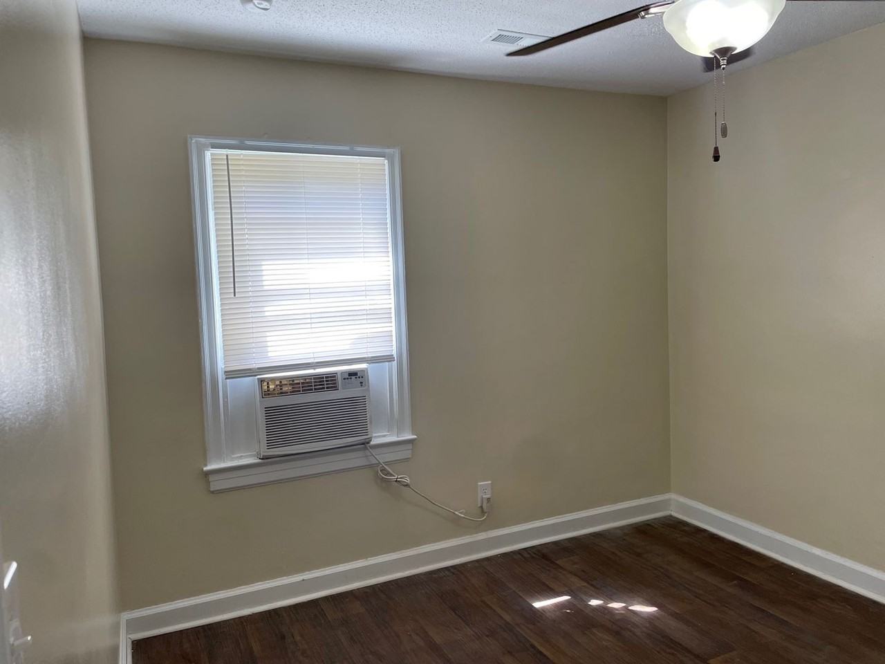 2408 E Lexington Ave - Photo 7 of 16