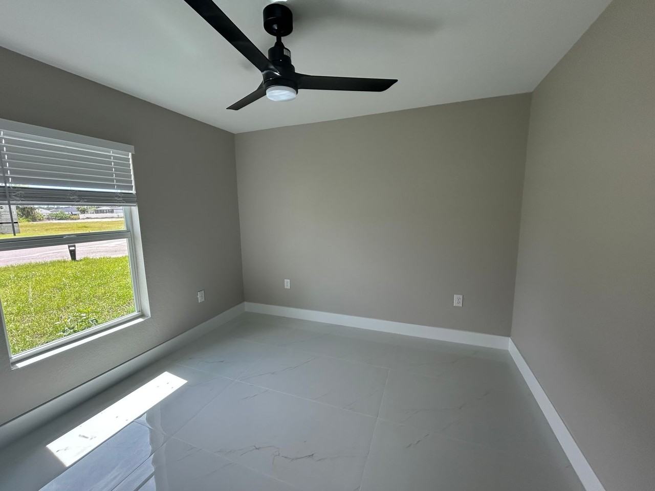 3433 Ne 11th Pl - Photo 5 of 23