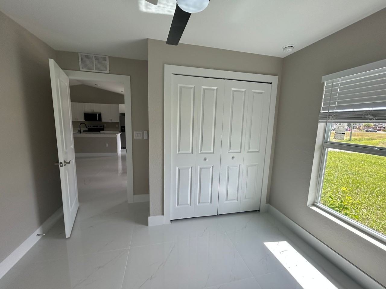 3433 Ne 11th Pl - Photo 6 of 23