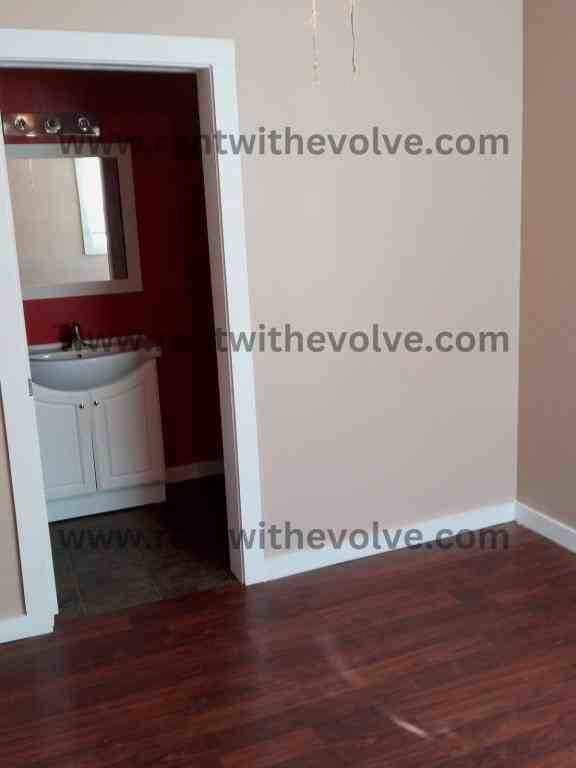 312 S Madison St - Photo 4 of 14