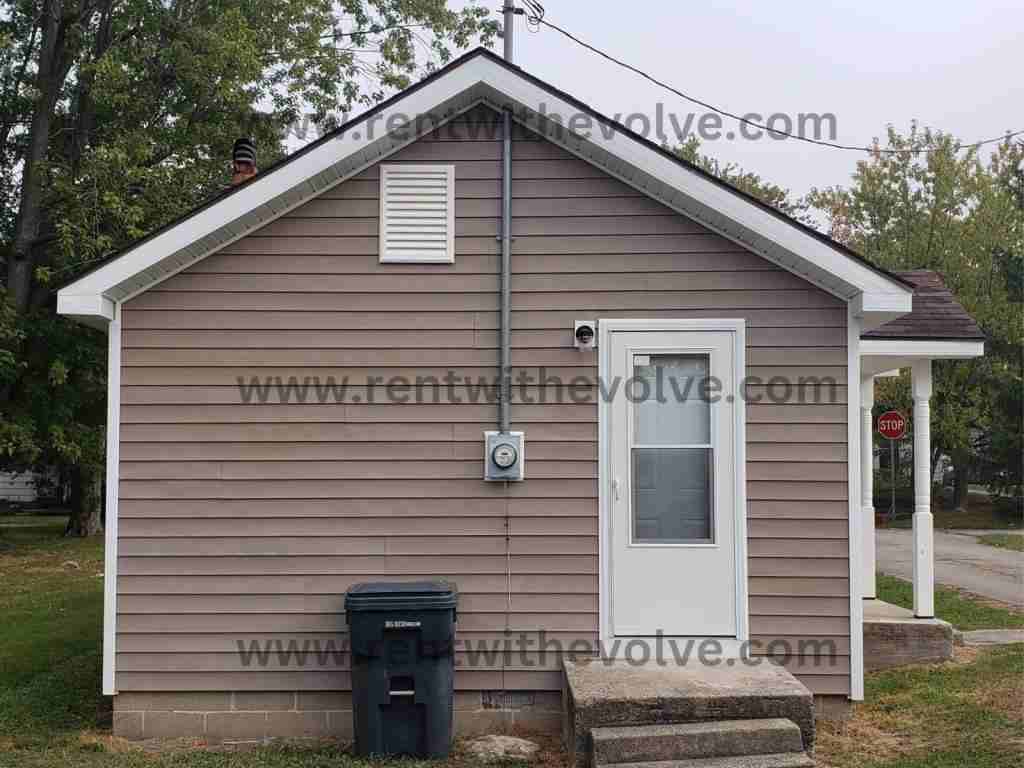 312 S Madison St - Photo 7 of 14