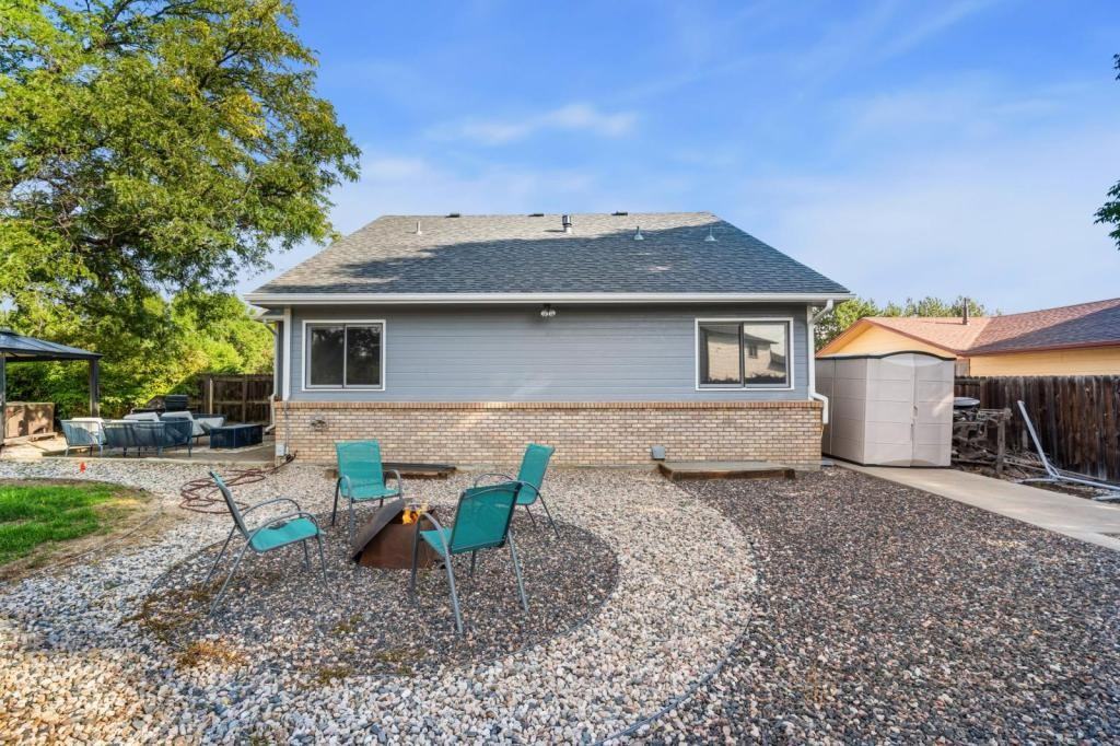 205 Kathryn Dr - Photo 3 of 22
