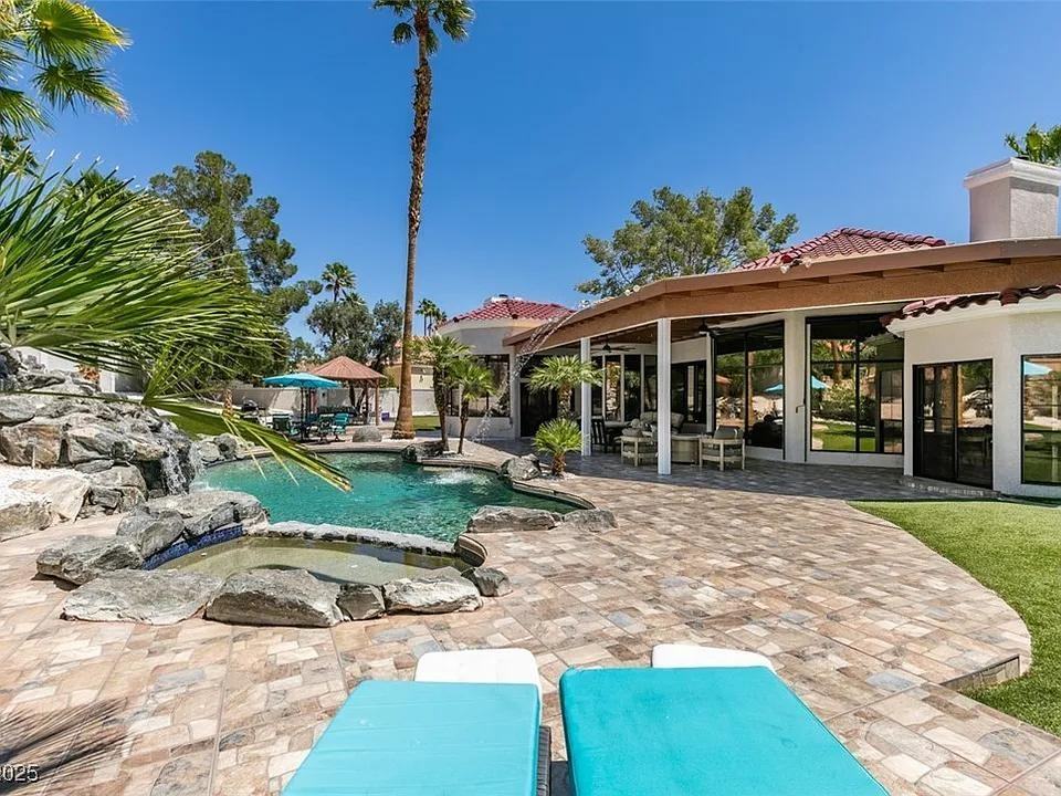 2101 Diamond Bar Dr - Photo 4 of 50