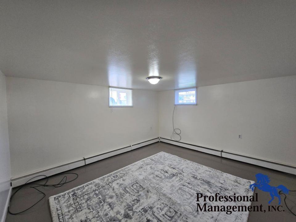 1106 1/2 Alderson Ave - Photo 5 of 10