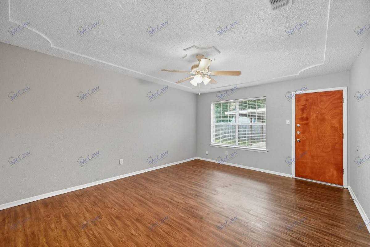 7604 Mary Dr - Photo 2 of 10