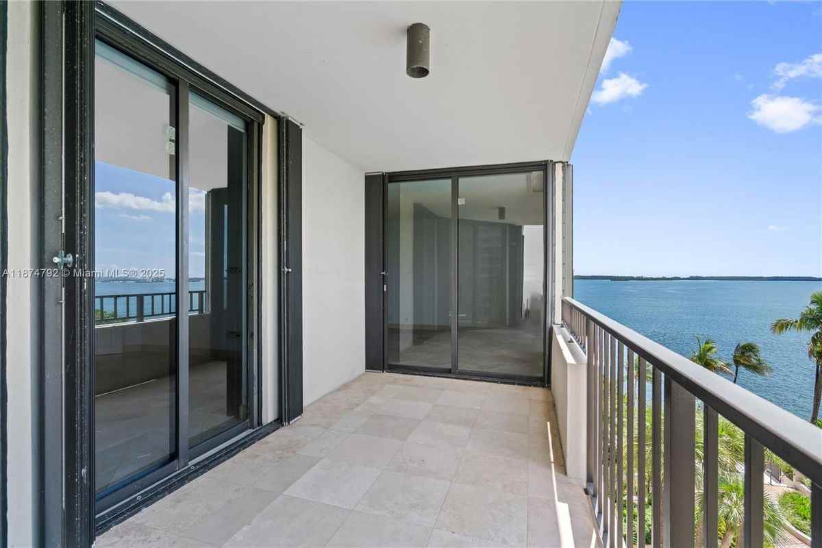 520 Brickell Key Dr - Photo 3 of 3