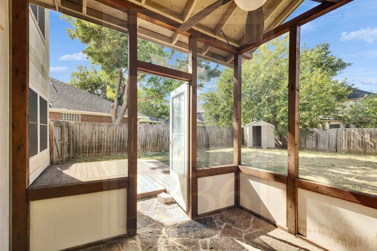 2104 Grove Dr - Photo 2 of 50