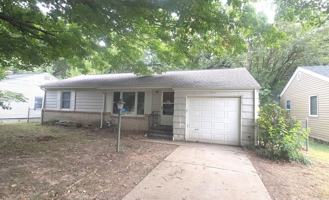 1924 S Robberson Ave - Photo 1 of 1
