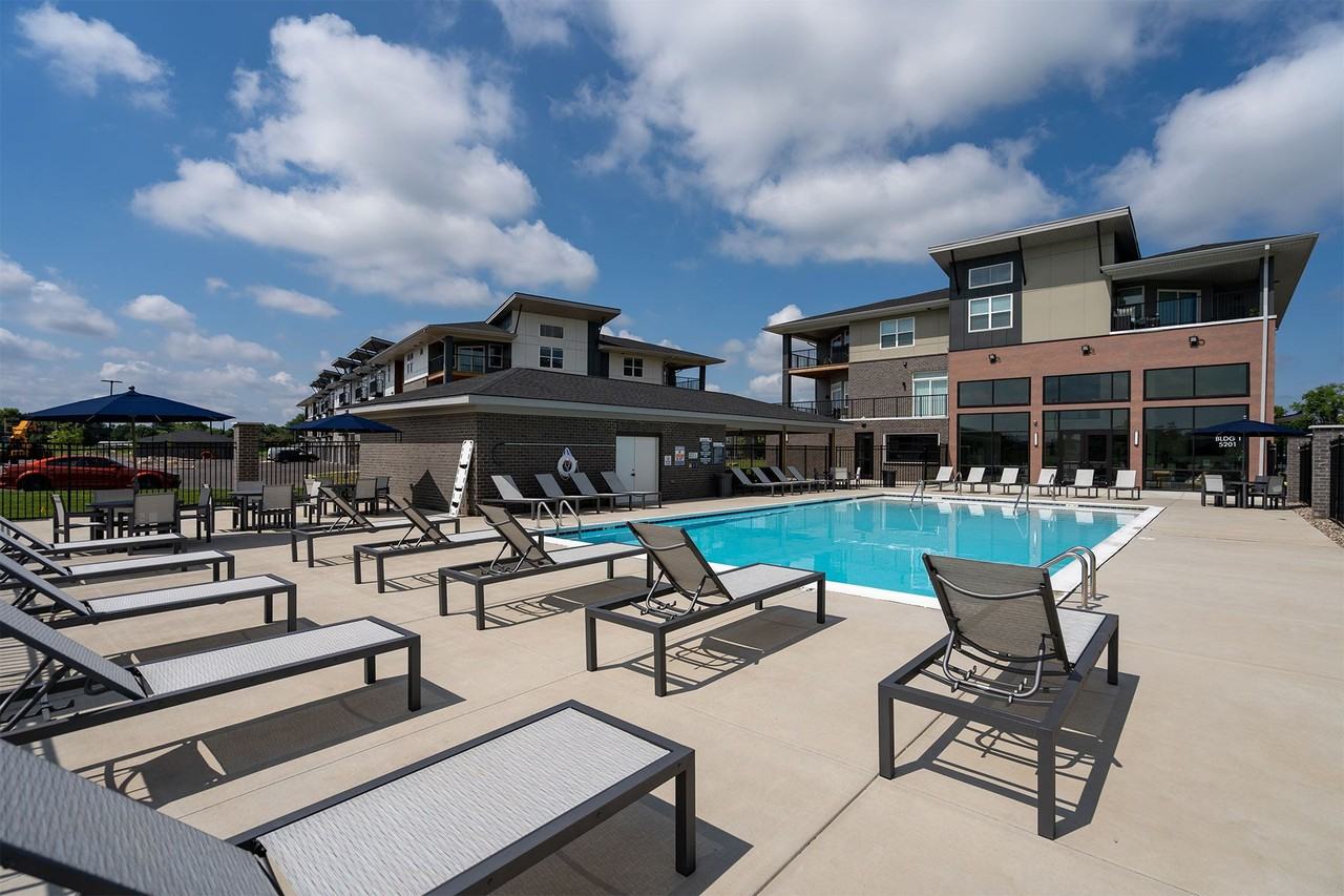 The Flats of River Ridge - Photo 7 of 50