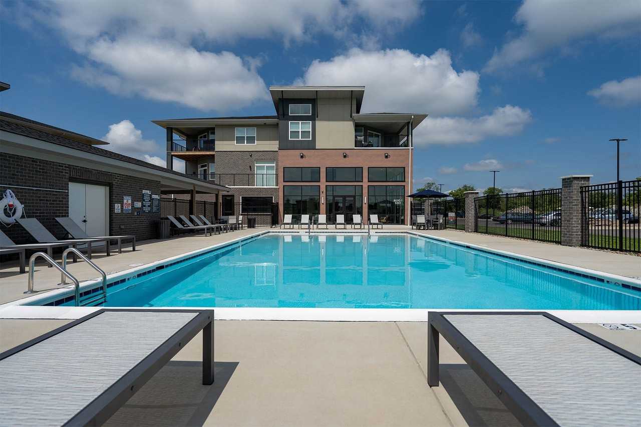 The Flats of River Ridge - Photo 4 of 50