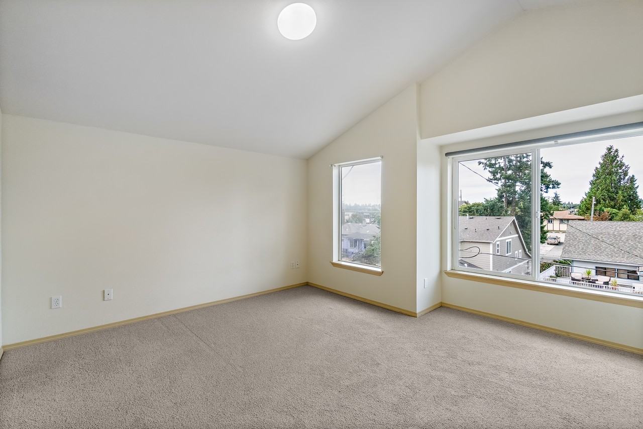 8619 Delridge Way Sw #B - Photo 4 of 17