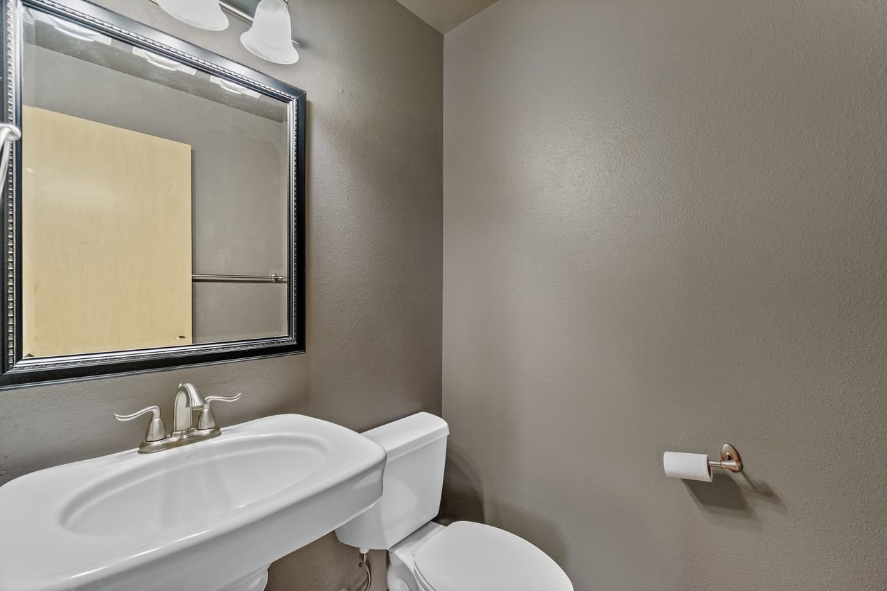 8619 Delridge Way Sw #B - Photo 2 of 17