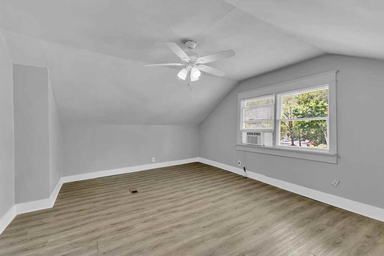 2000A 18th Ave S - Photo 3 of 28