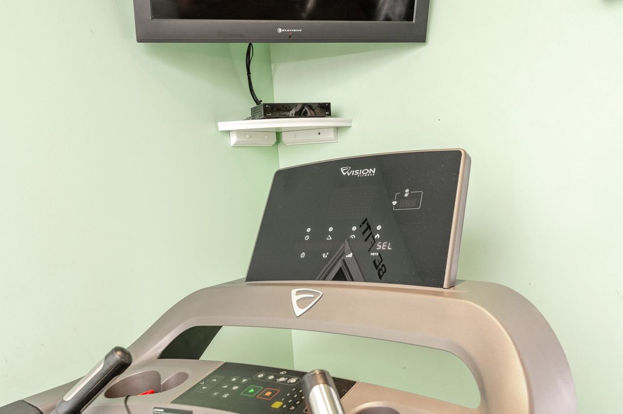 Sawbranch Apartments - Photo 6 of 50