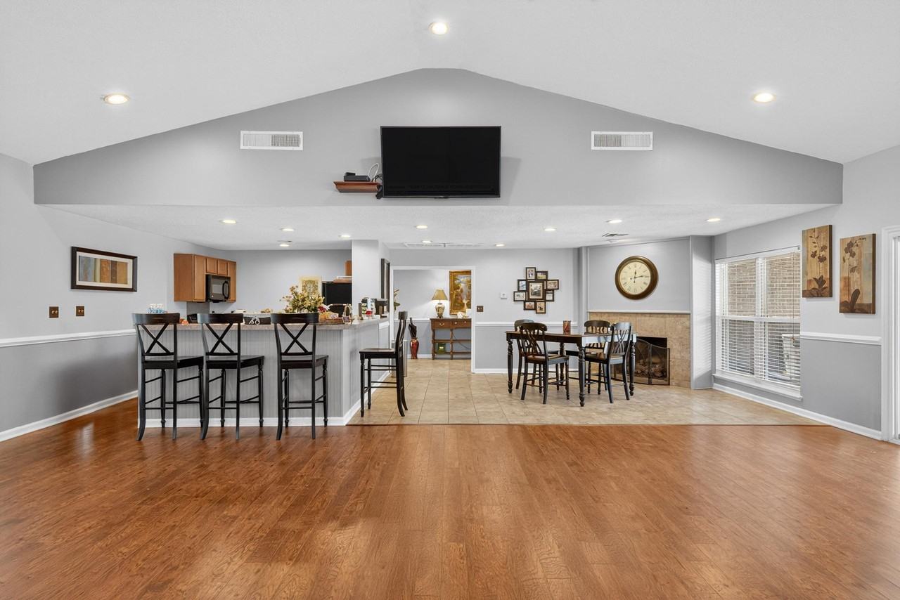 North Bluff Apartments - Photo 2 of 40