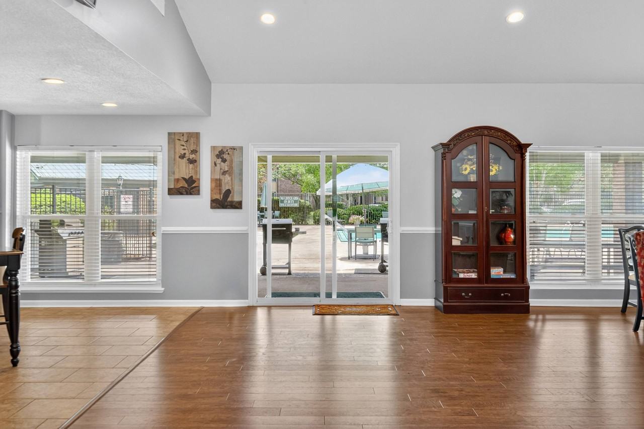 North Bluff Apartments - Photo 5 of 40