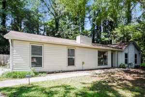 featured image of 440 Creekside Ct